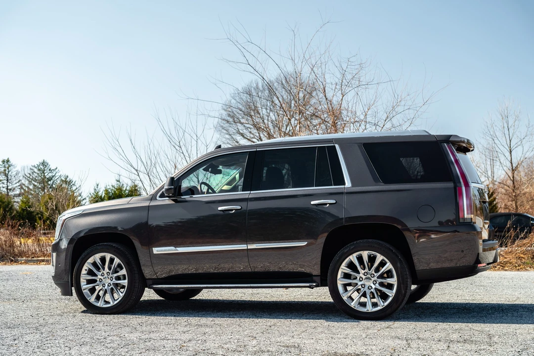 2018 Cadillac Escalade 4th Gen - Image 17 of 31