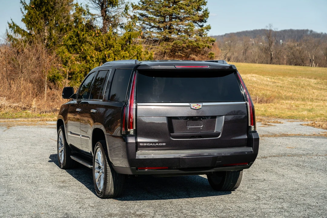 2018 Cadillac Escalade 4th Gen - Image 24 of 31