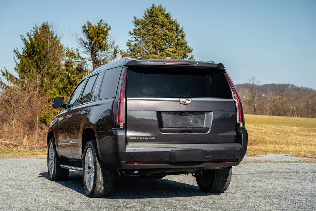 2018 Cadillac Escalade 4th Gen - Image 25 of 31