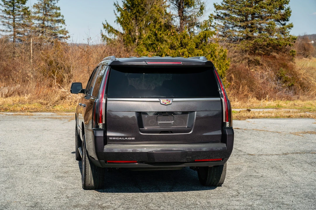 2018 Cadillac Escalade 4th Gen - Image 26 of 31