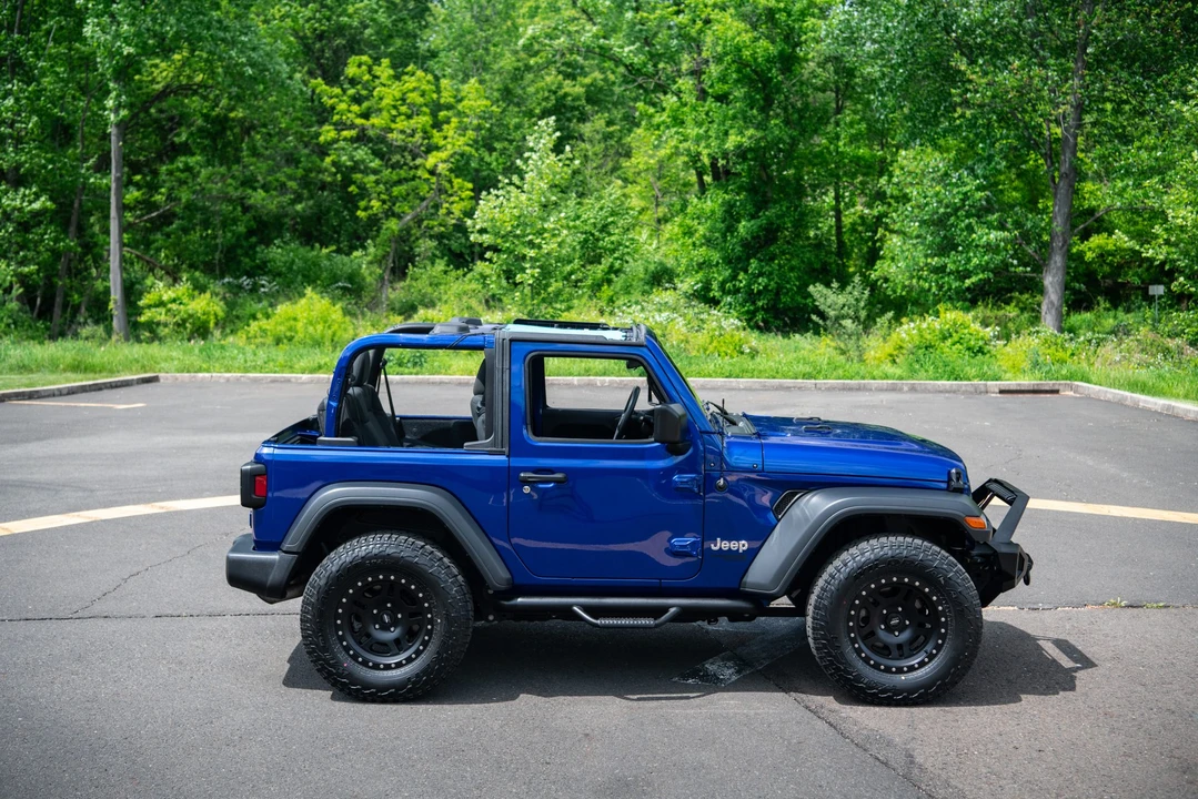 2018 Jeep JL Wrangler - Image 2 of 31