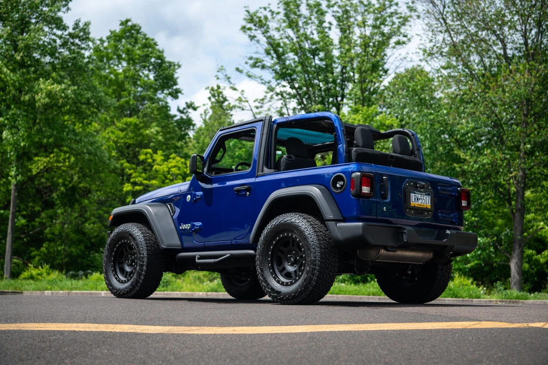 2018 Jeep JL Wrangler - Image 18 of 31