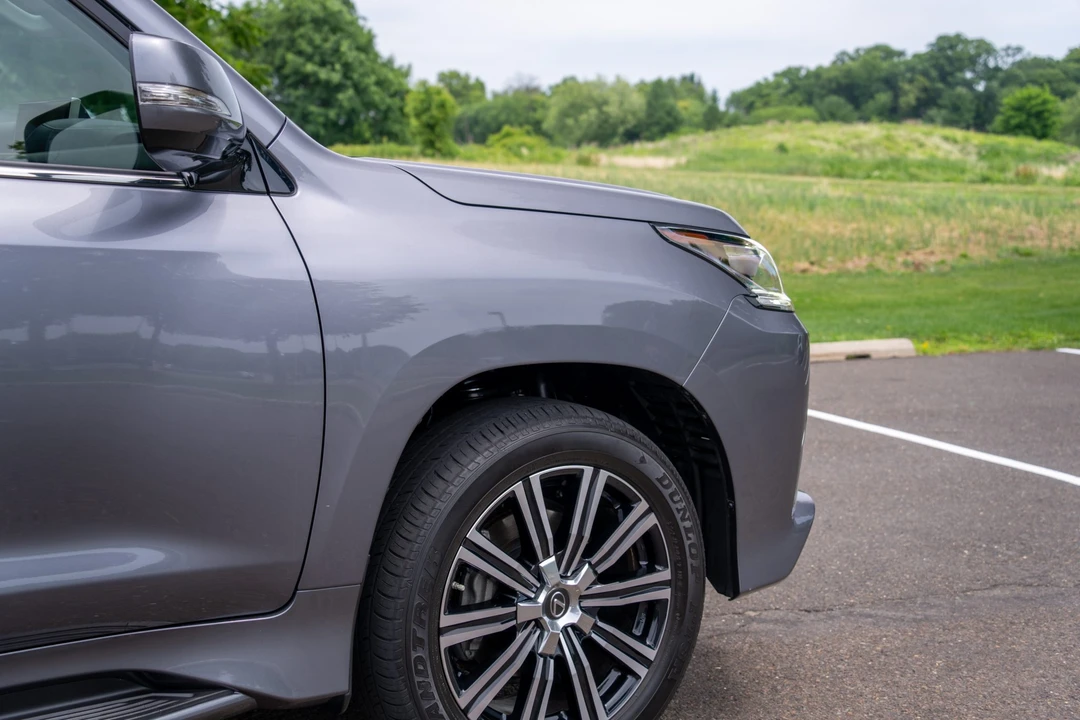 2018 Lexus LX 3rd Gen - Image 27 of 31
