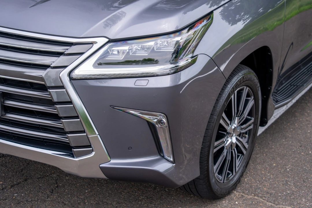 2018 Lexus LX 3rd Gen - Image 14 of 31