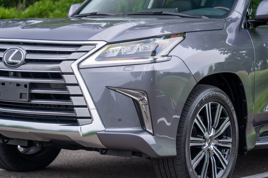2018 Lexus LX 3rd Gen - Image 13 of 31