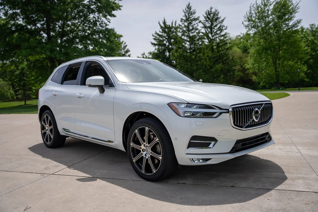 2018 Volvo XC60 2nd Gen - Image 16 of 31
