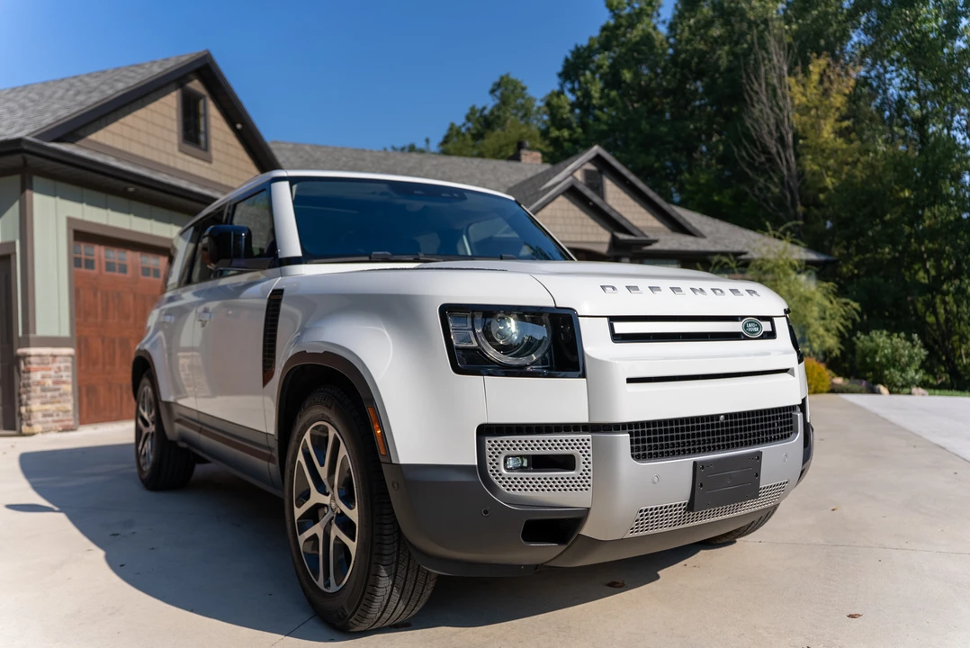 2020 Land Rover Defender L663 - Image 3 of 31