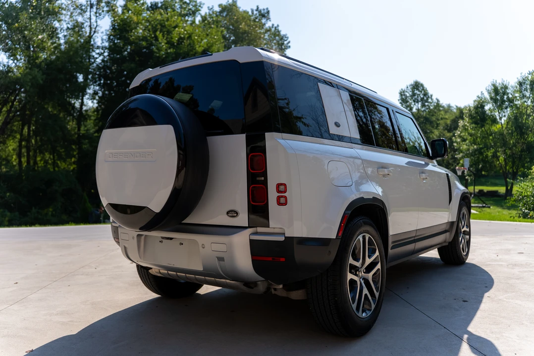 2020 Land Rover Defender L663 - Image 18 of 31