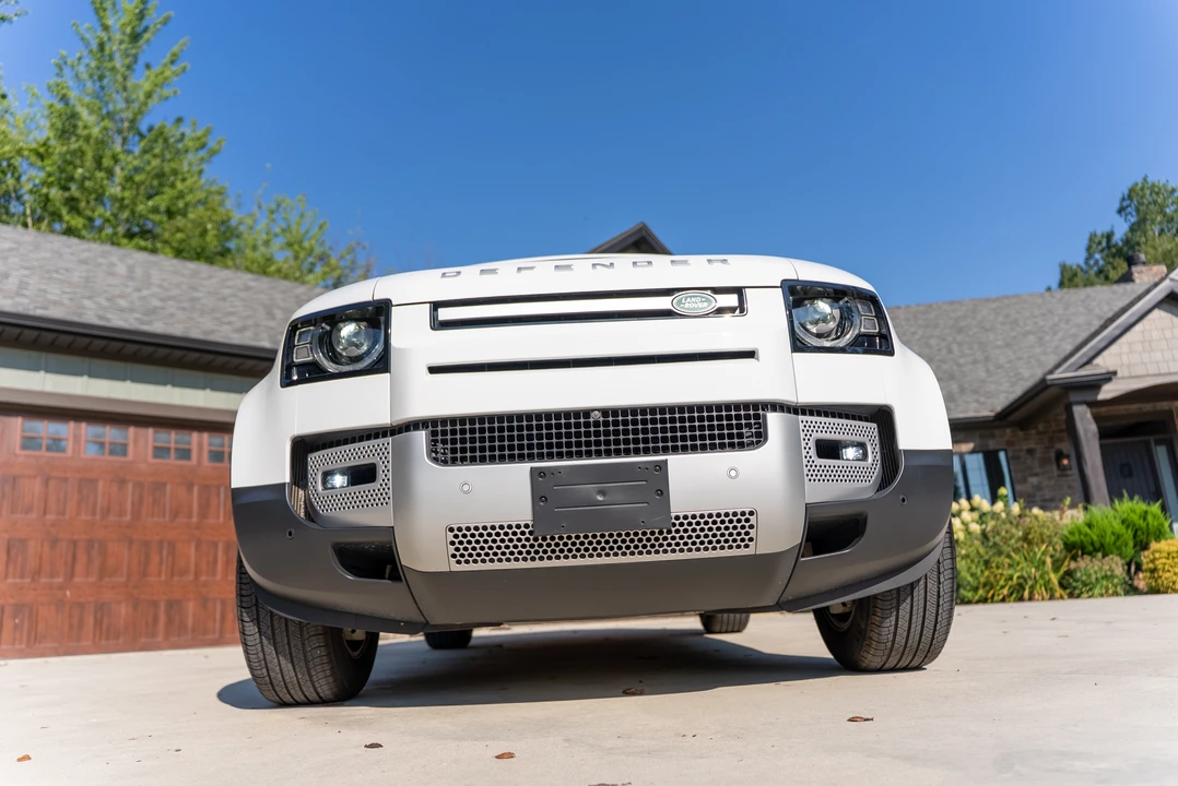 2020 Land Rover Defender L663 - Image 23 of 31