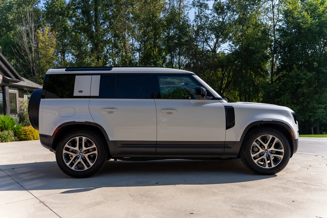 2020 Land Rover Defender L663 - Image 20 of 31