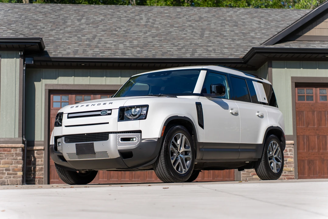 2020 Land Rover Defender L663 - Image 28 of 31