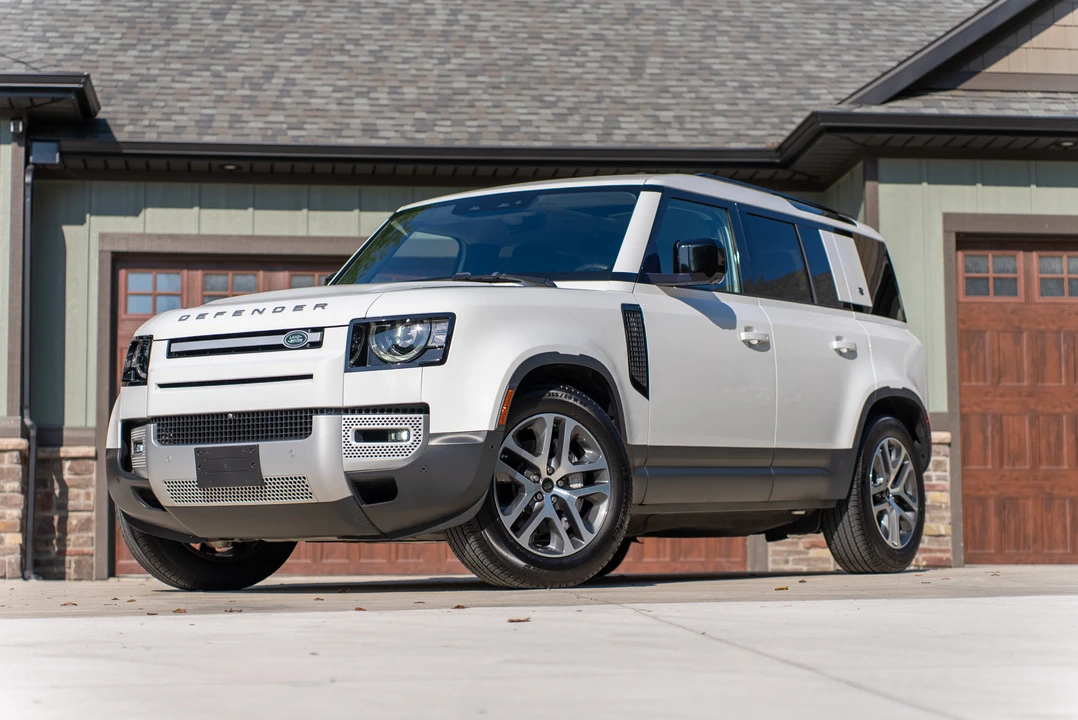 2020 Land Rover Defender L663 - Image 29 of 31