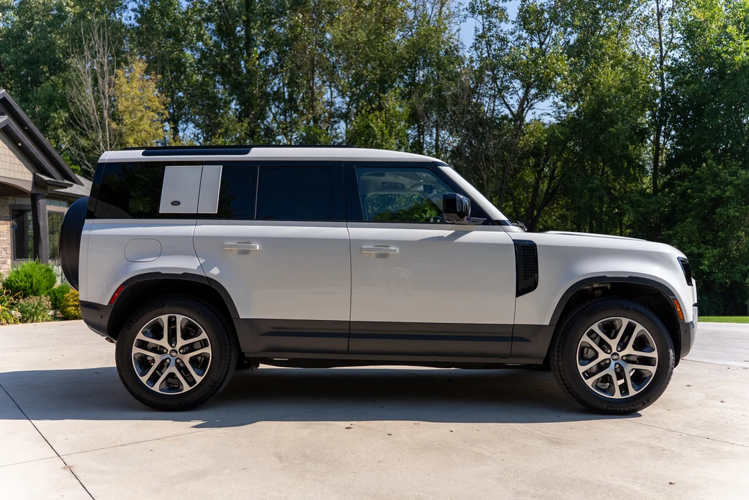 2020 Land Rover Defender L663 - Image 21 of 31