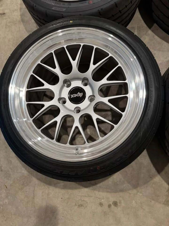 Parts & Memorabilia Other Wheels - Image 3 of 6