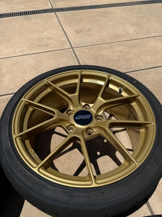Parts & Memorabilia Other Wheels - Image 3 of 9