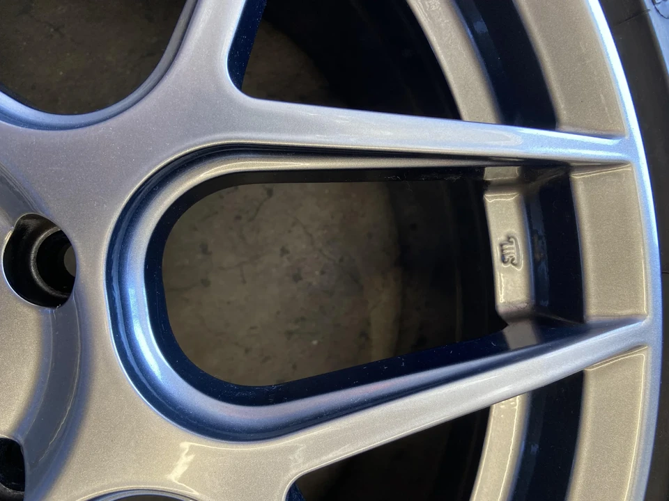 Porsche 997 Carrera - Image 21 of 31