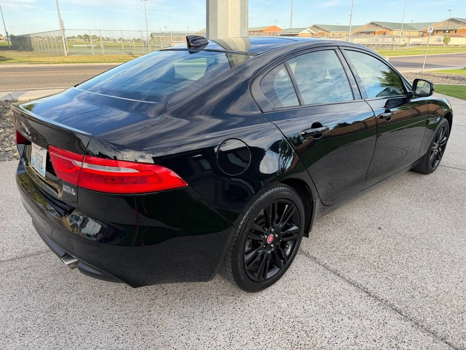 2019 Jaguar XE - Image 3 of 19