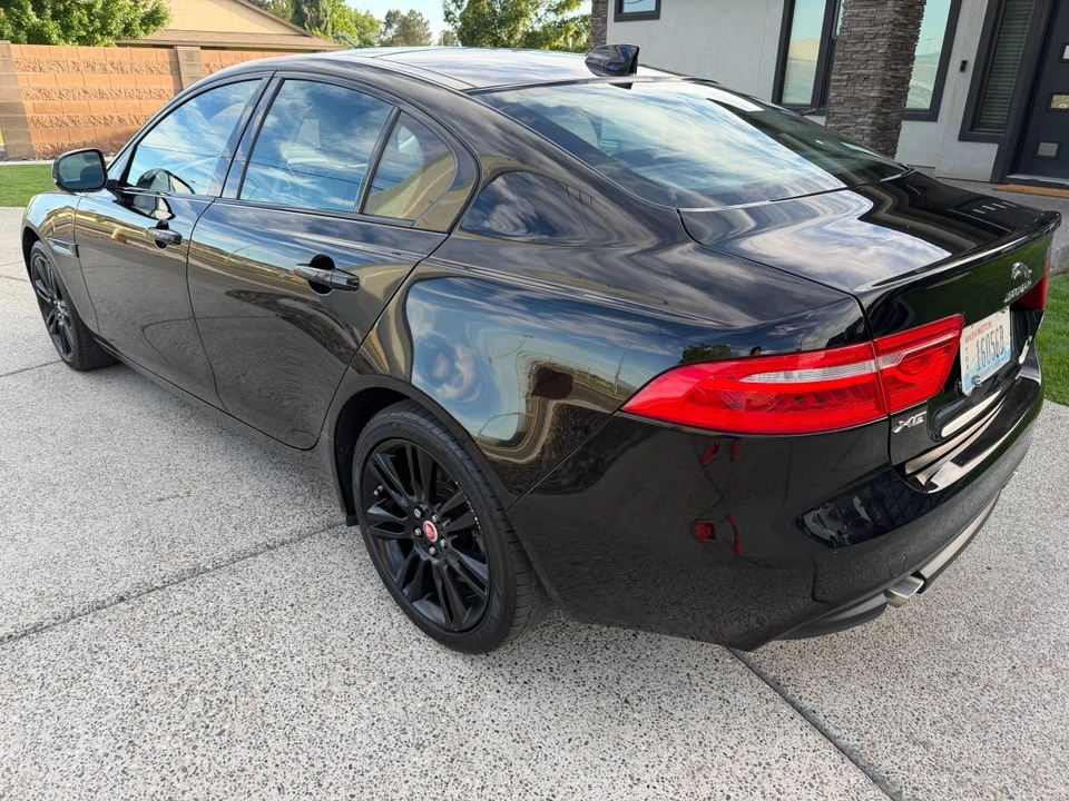 2019 Jaguar XE - Image 2 of 19