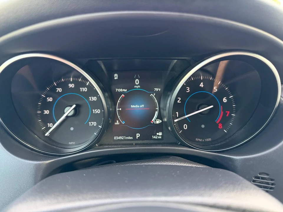2019 Jaguar XE - Image 12 of 19