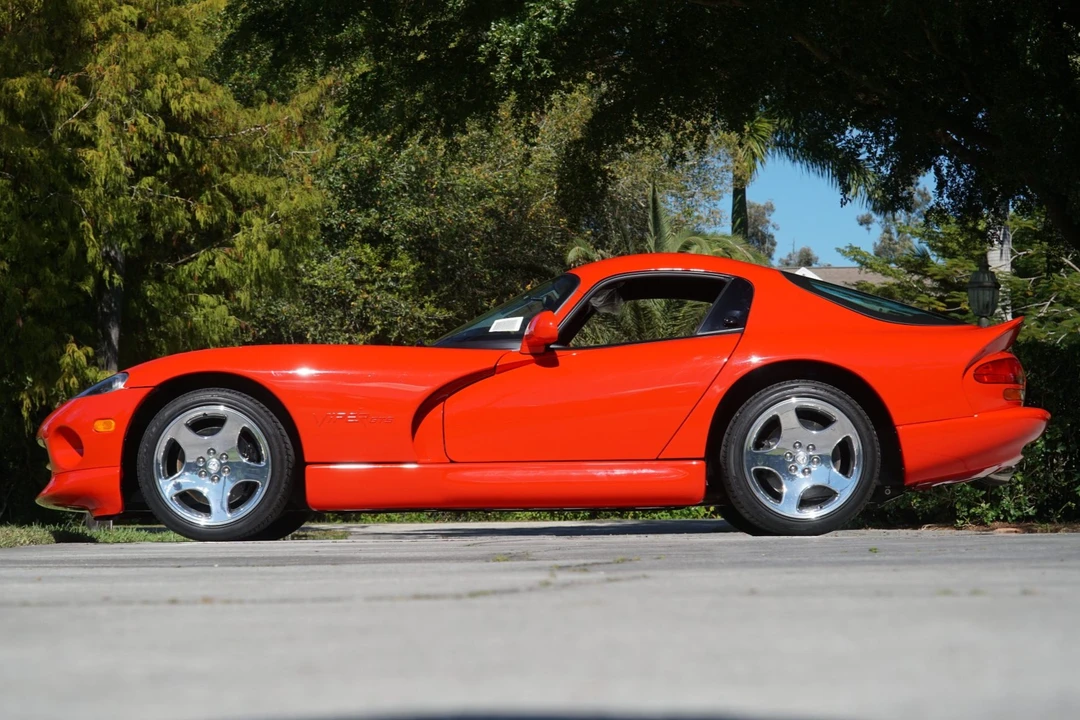2002 Dodge Viper GTS 2nd Gen - Image 20 of 31