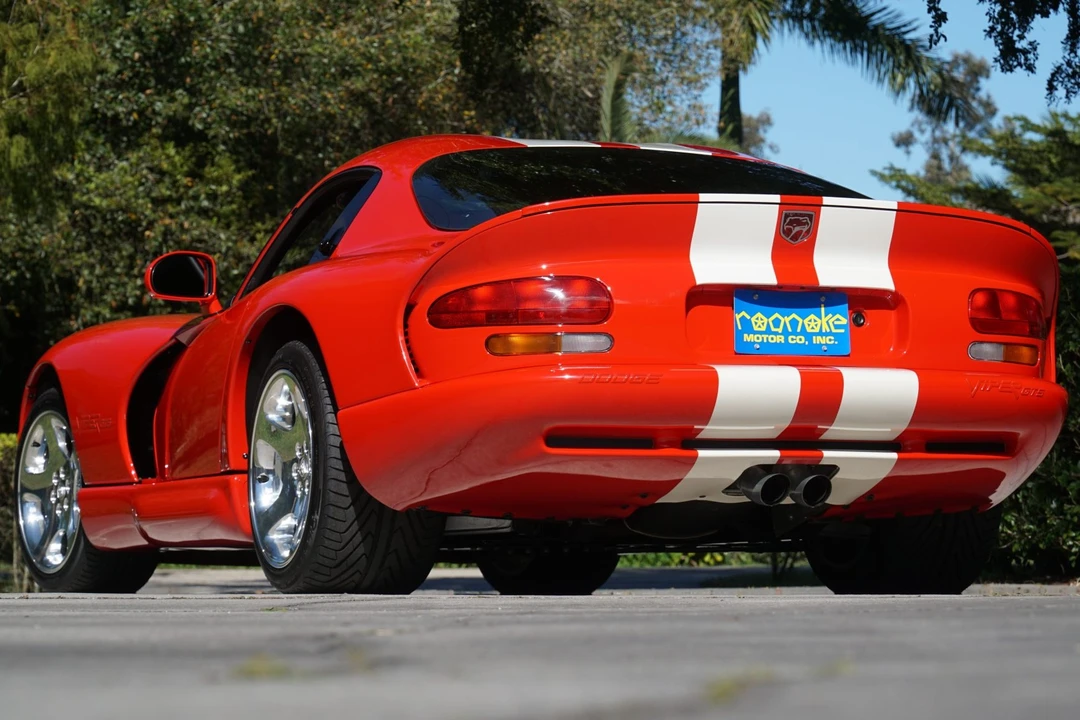 2002 Dodge Viper GTS 2nd Gen - Image 19 of 31