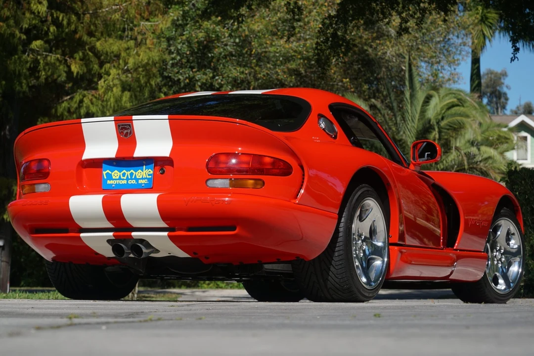 2002 Dodge Viper GTS 2nd Gen - Image 17 of 31