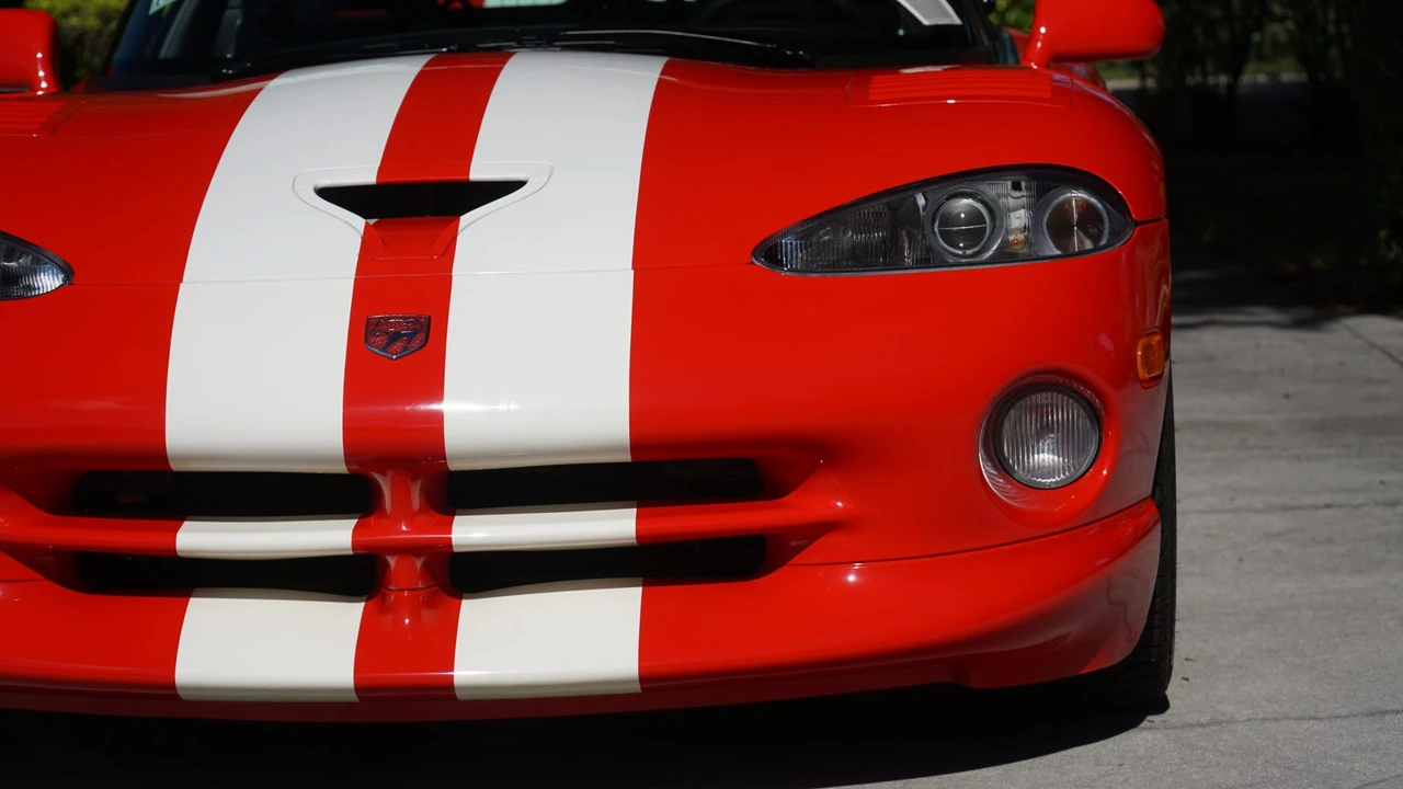 2002 Dodge Viper GTS 2nd Gen - Image 22 of 31