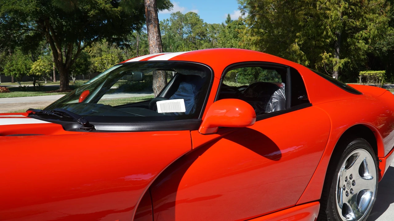 2002 Dodge Viper GTS 2nd Gen - Image 29 of 31