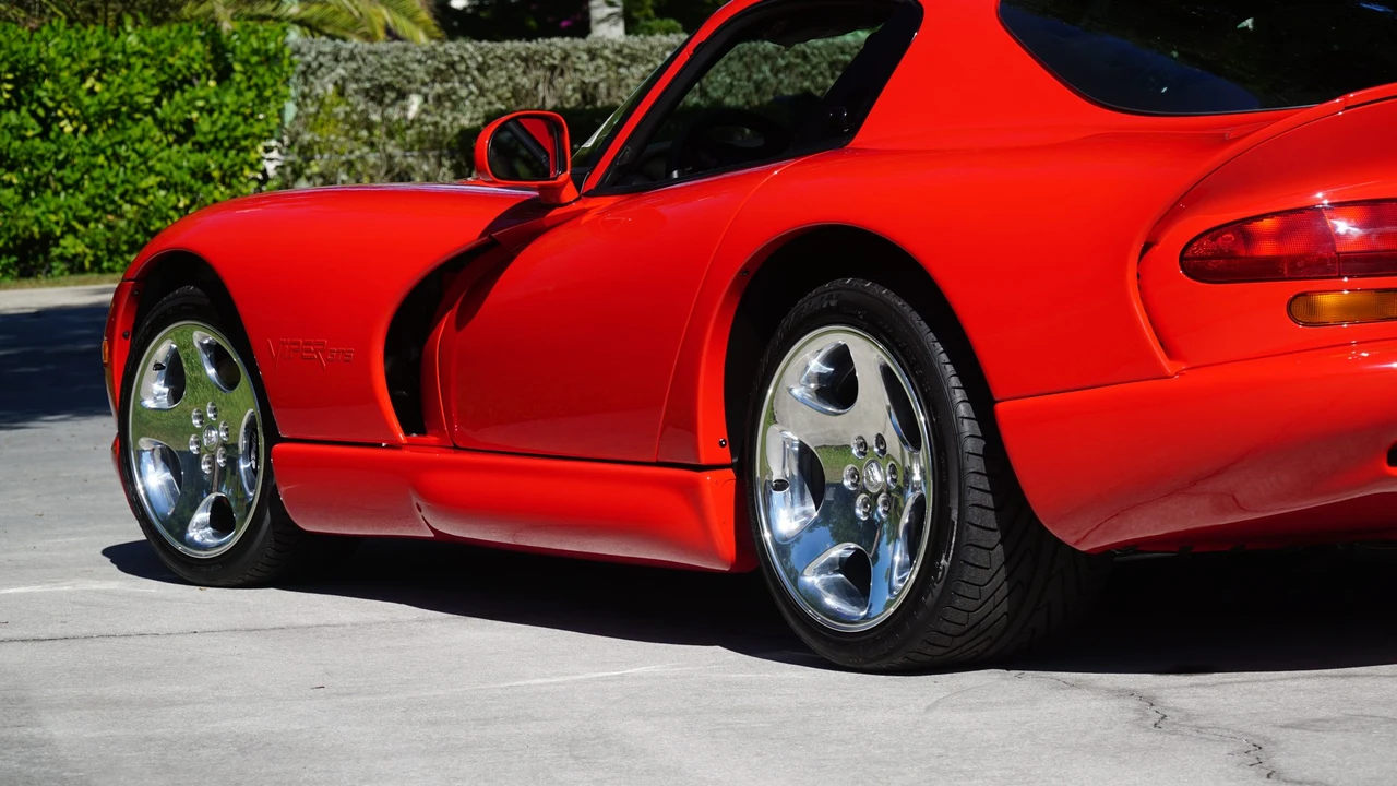 2002 Dodge Viper GTS 2nd Gen - Image 27 of 31