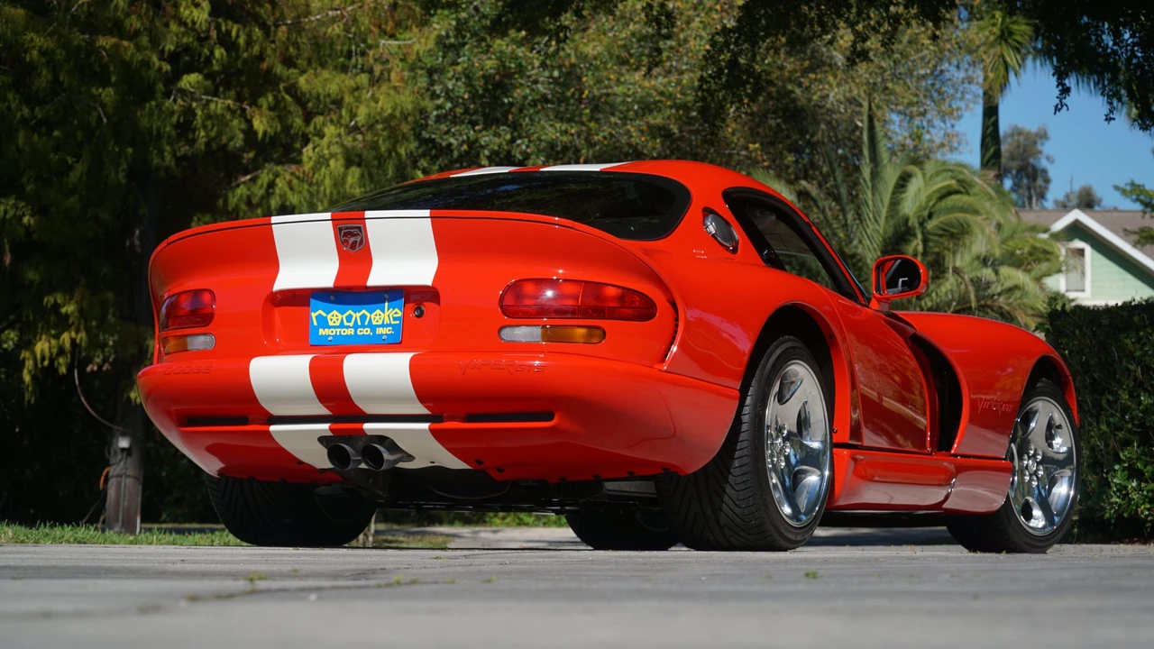 2002 Dodge Viper GTS 2nd Gen - Image 16 of 31
