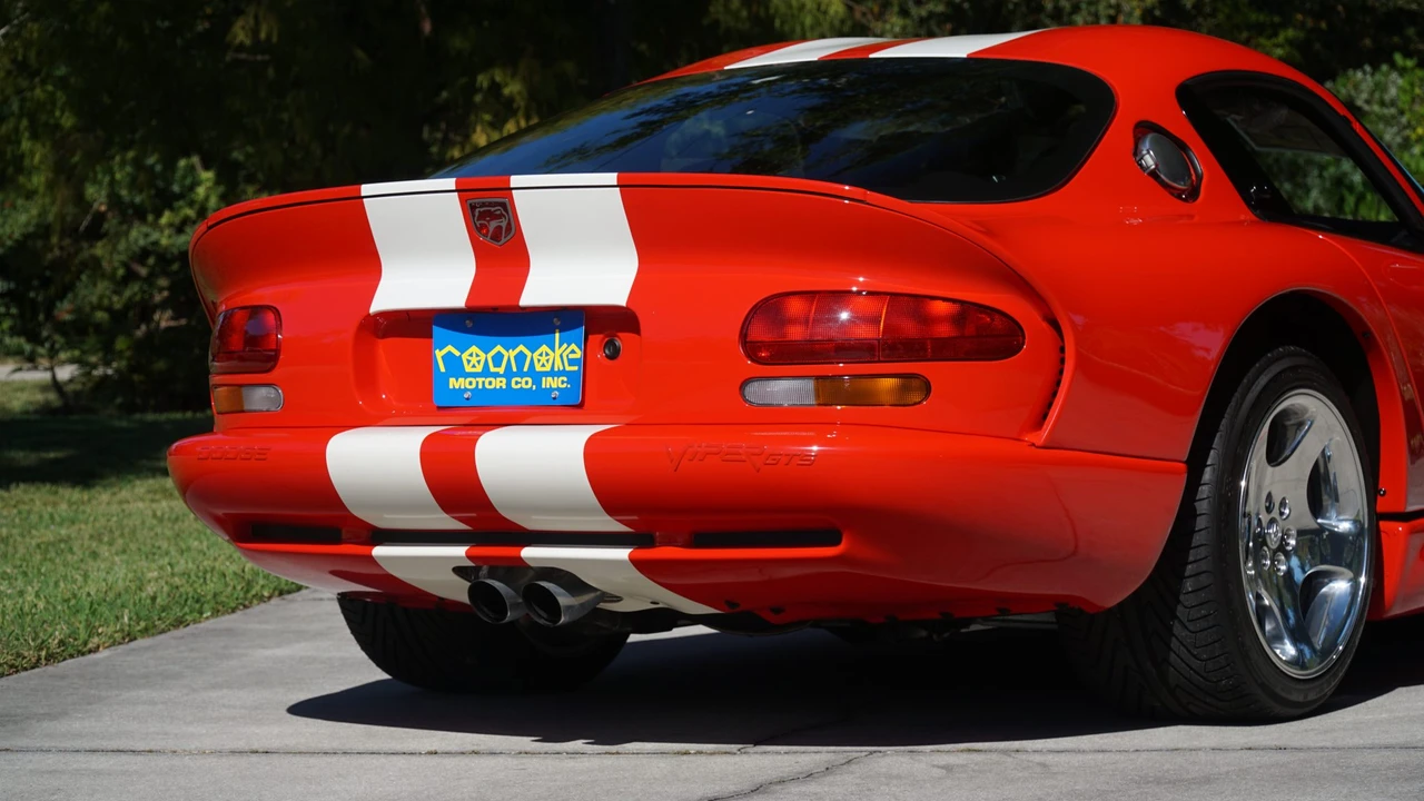 2002 Dodge Viper GTS 2nd Gen - Image 25 of 31