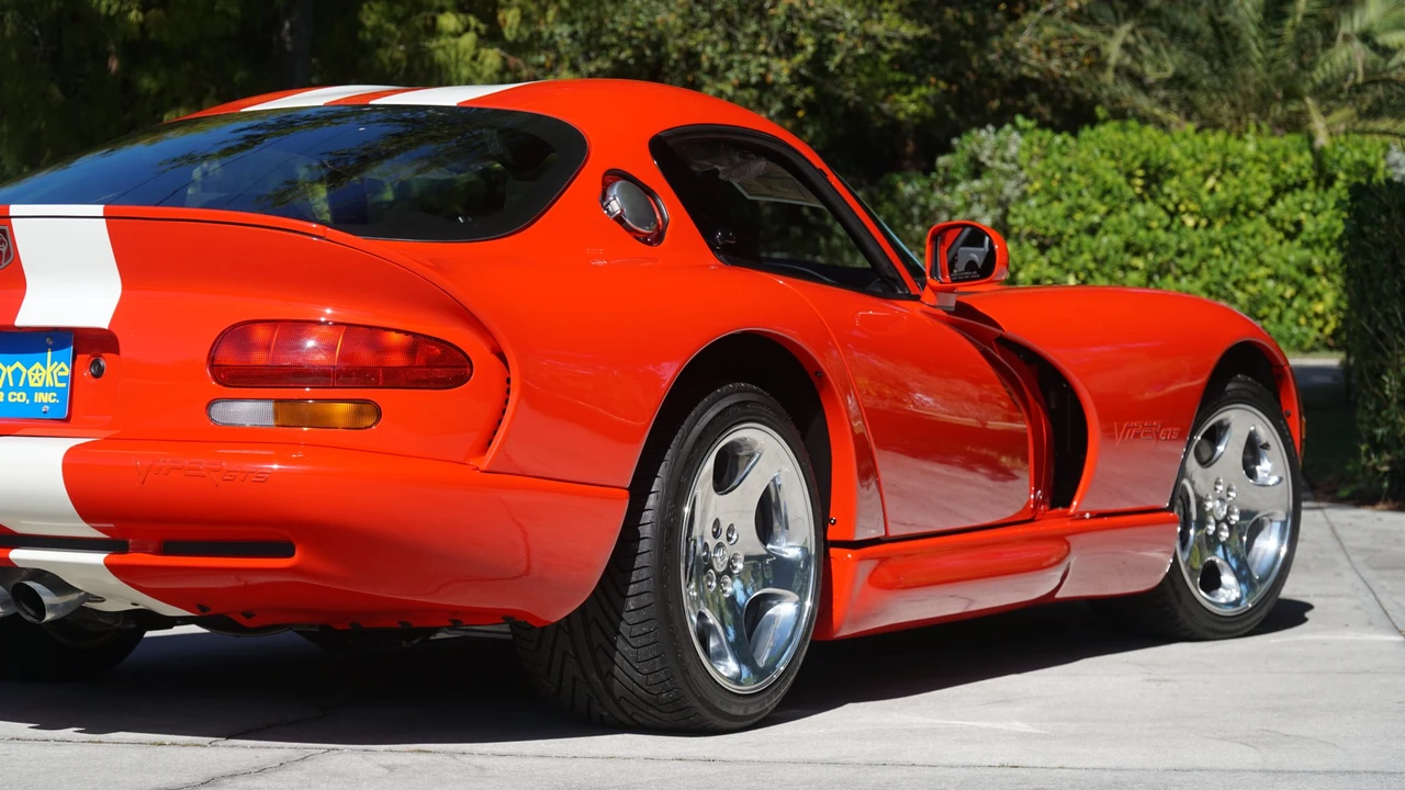 2002 Dodge Viper GTS 2nd Gen - Image 24 of 31