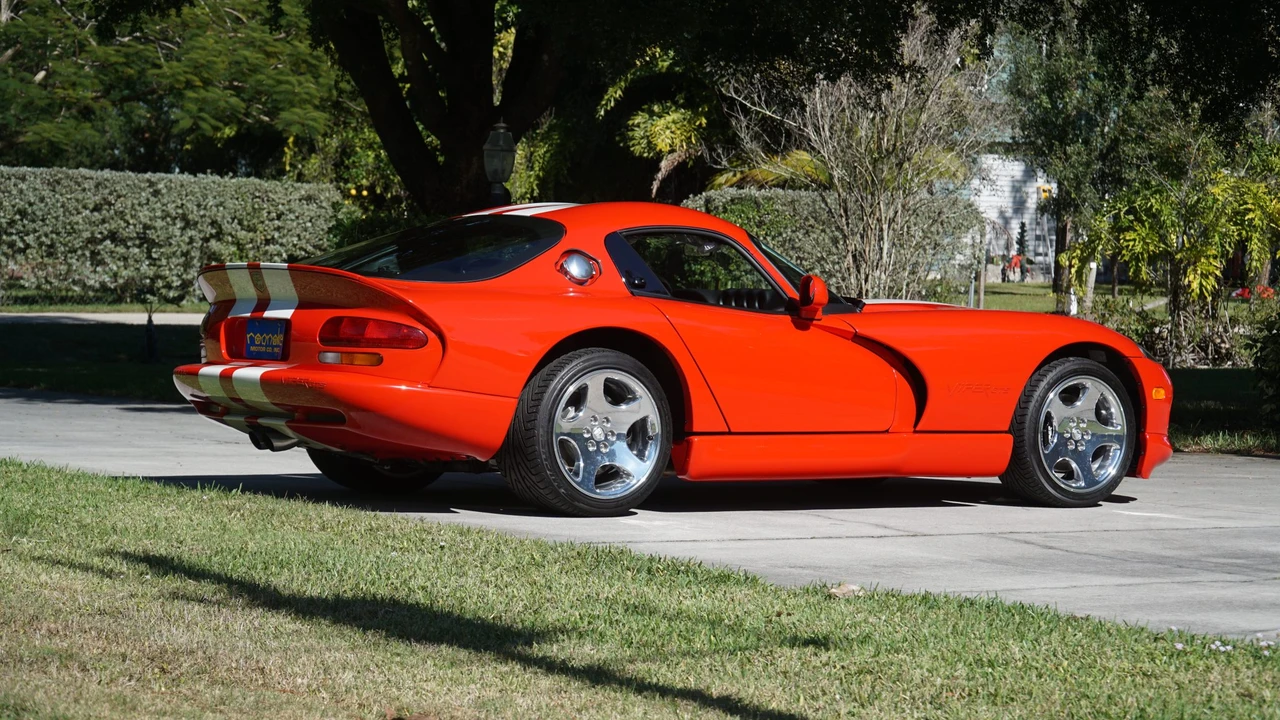 2002 Dodge Viper GTS 2nd Gen - Image 15 of 31