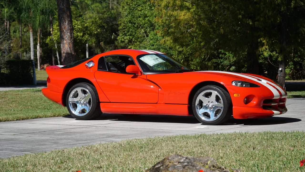 2002 Dodge Viper GTS 2nd Gen - Image 12 of 31
