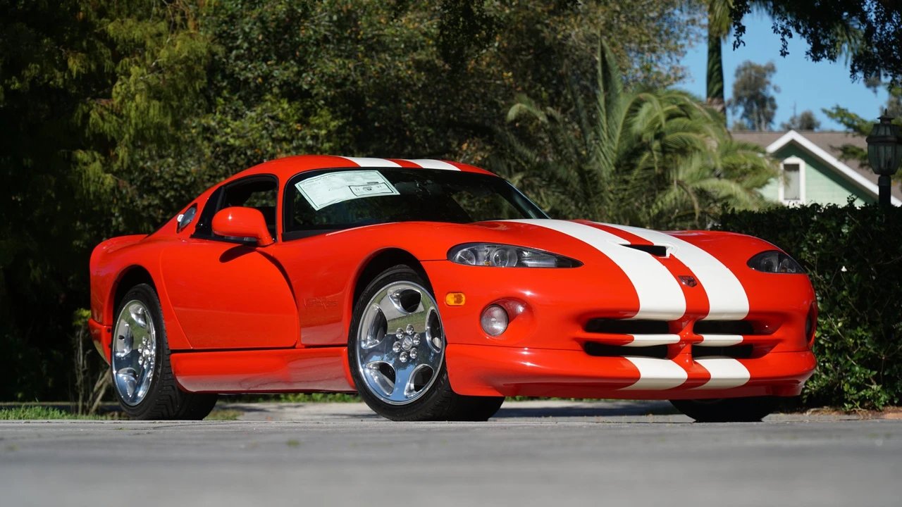 2002 Dodge Viper GTS 2nd Gen - Image 10 of 31