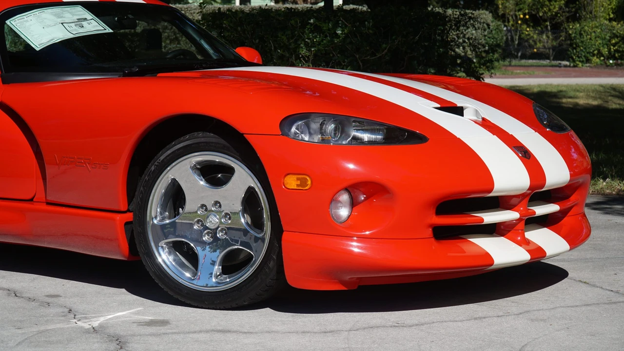 2002 Dodge Viper GTS 2nd Gen - Image 23 of 31