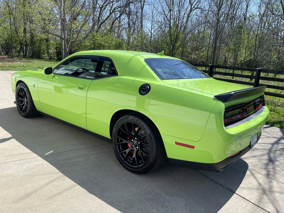 2015 Dodge Challenger SRT Hellcat 3rd Gen - Image 14 of 31