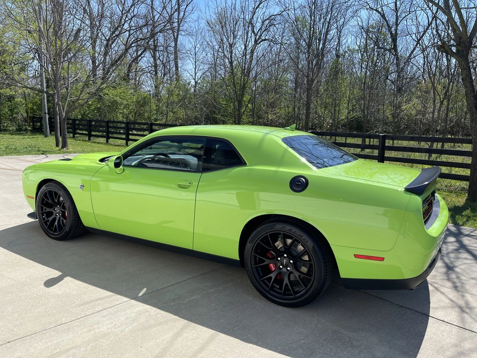 2015 Dodge Challenger SRT Hellcat 3rd Gen - Image 13 of 31