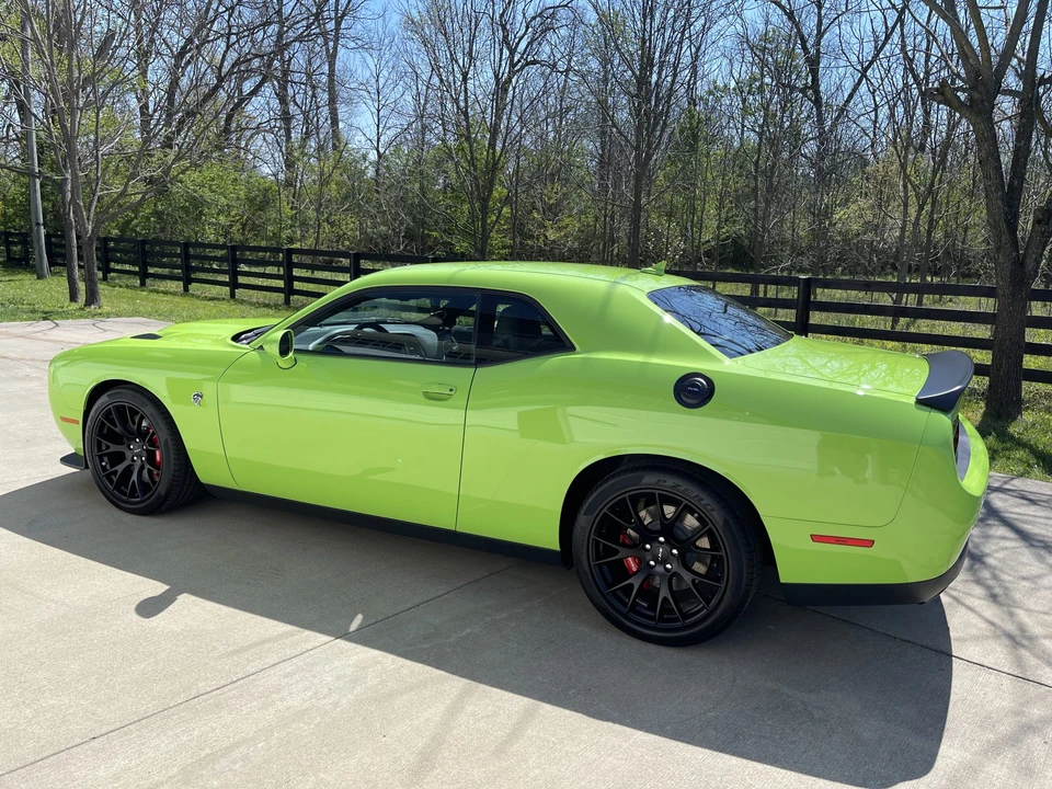 2015 Dodge Challenger SRT Hellcat 3rd Gen - Image 12 of 31