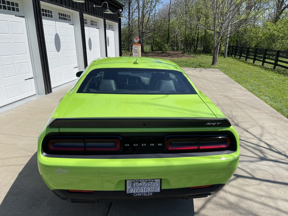 2015 Dodge Challenger SRT Hellcat 3rd Gen - Image 16 of 31