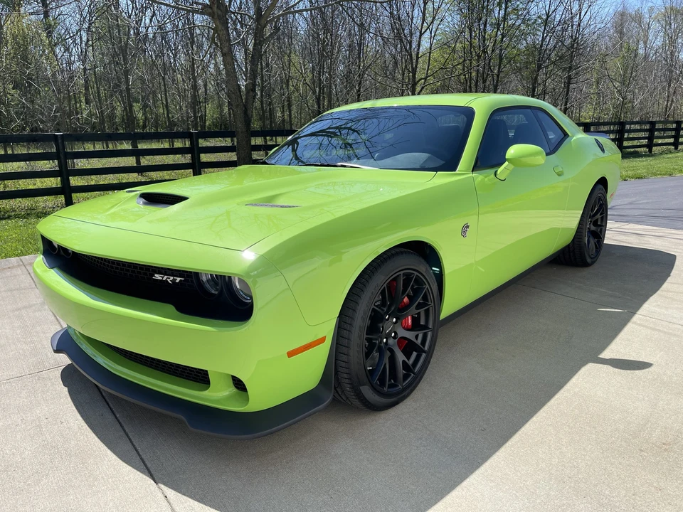 2015 Dodge Challenger SRT Hellcat 3rd Gen - Image 5 of 31
