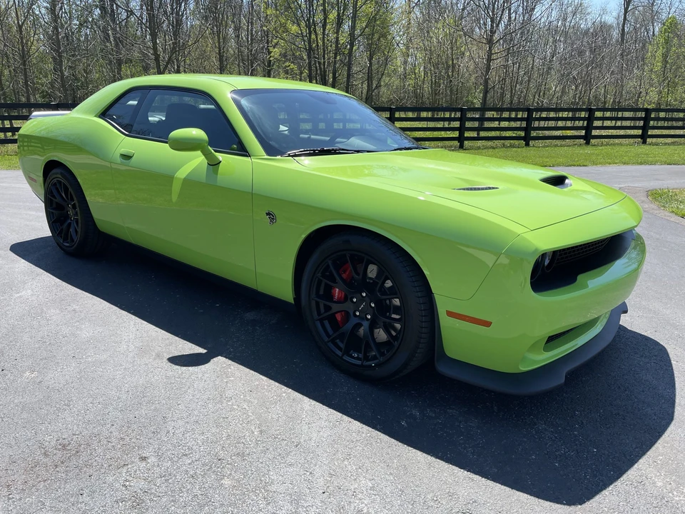 2015 Dodge Challenger SRT Hellcat 3rd Gen - Image 21 of 31