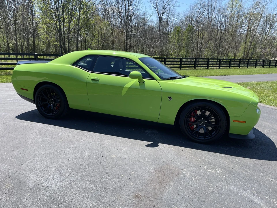 2015 Dodge Challenger SRT Hellcat 3rd Gen - Image 18 of 31