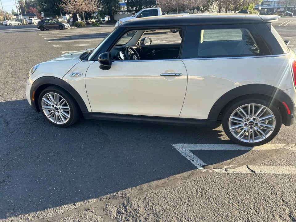 2019 Mini Mini Cooper S 3rd Gen - Image 4 of 16