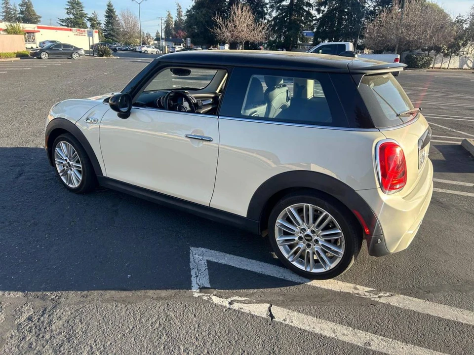 2019 Mini Mini Cooper S 3rd Gen - Image 3 of 16