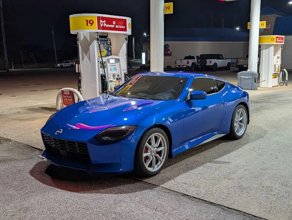 2023 Nissan Z - Image 2 of 8