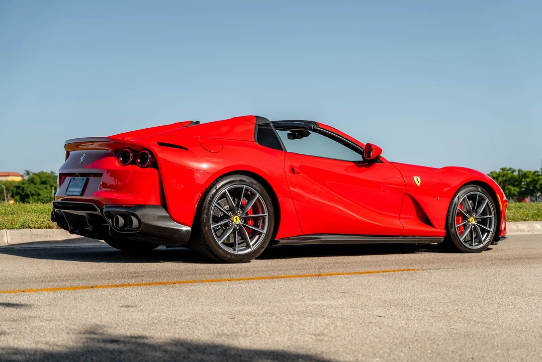 2023 Ferrari 812 GTS - Image 9 of 31