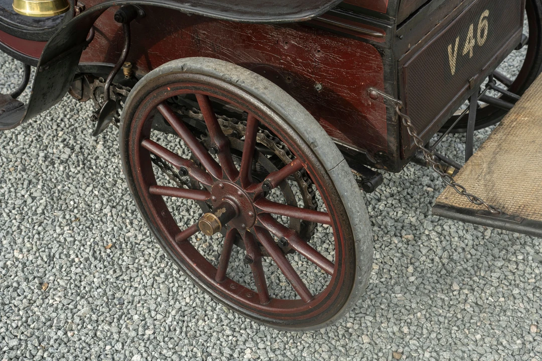 1900 Panhard - Image 2 of 31