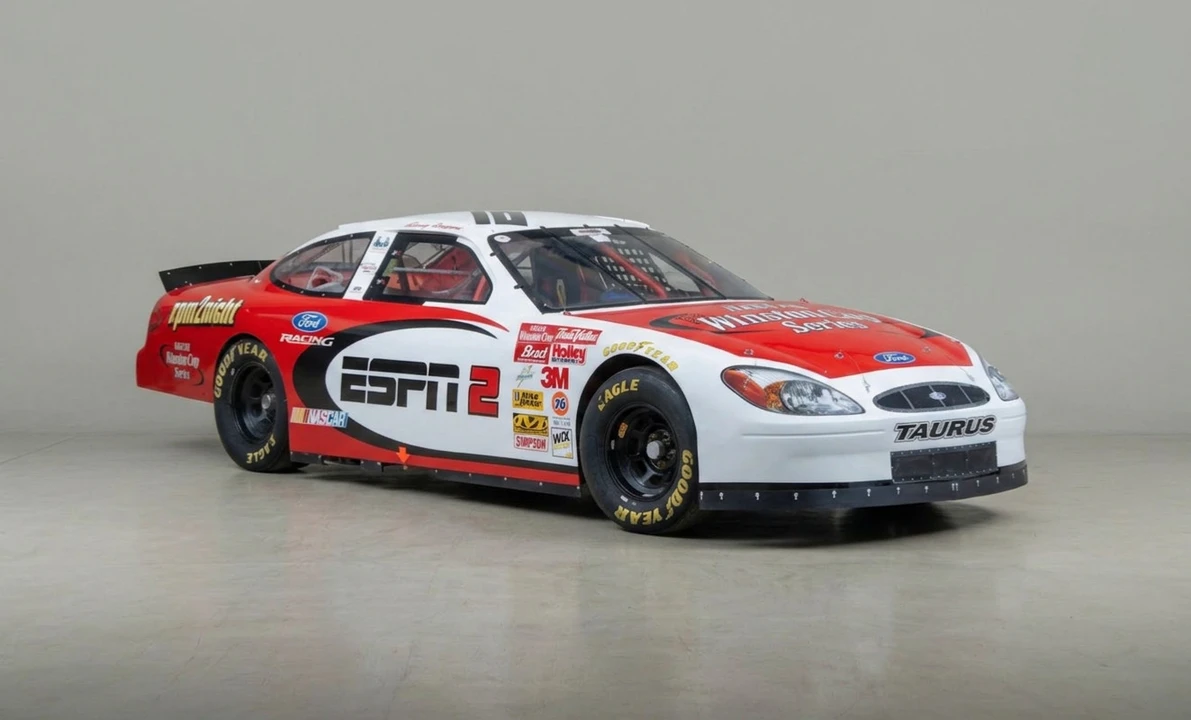 1900 Ford Taurus - Image 2 of 24