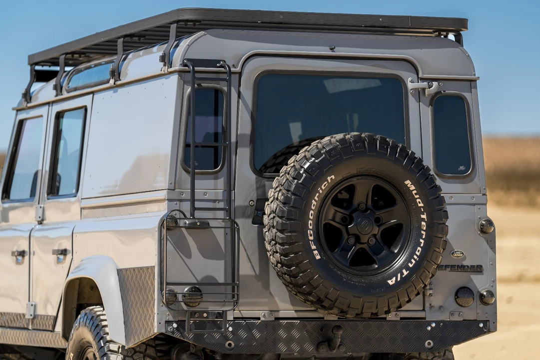 1900 Land Rover Defender 110 - Image 18 of 31